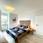 Premium Penthouse W46 - Elbnah, Hochwertig Mit Parkplatz! דרזדן
