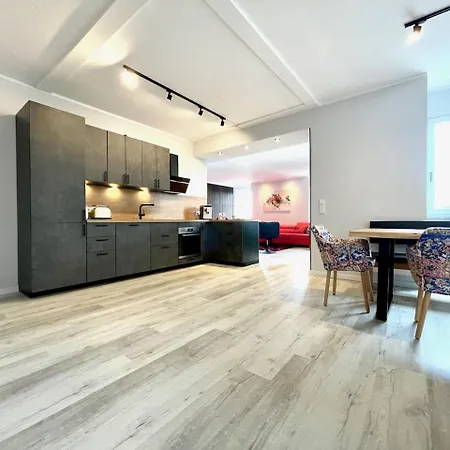 Premium Penthouse W46 - Elbnah, Hochwertig Mit Parkplatz! *