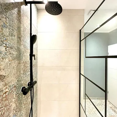 Premium Penthouse W46 - Elbnah, Hochwertig Mit Parkplatz! דירה דרזדן