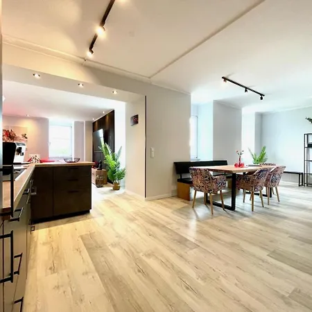 Apartamento Premium Penthouse W46 - Elbnah, Hochwertig, Zentral, 3 Schlafzimmer! Dresde