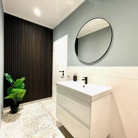 Premium Penthouse W46 - Elbnah, Hochwertig, Zentral, 3 Schlafzimmer! 公寓 *